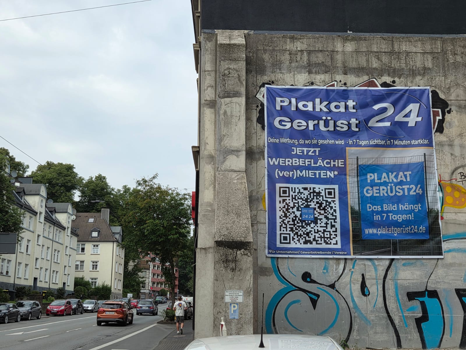 Direkt nach der Autobahnausfahrt 